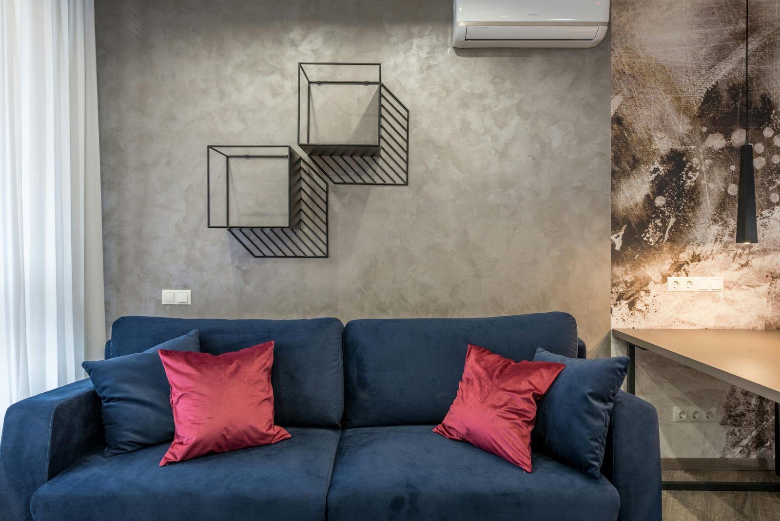 Small Living Room Decor Ideas on a Budget